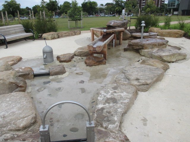 Banc de Solucions Basades en la Natura per al disseny d’espais de joc